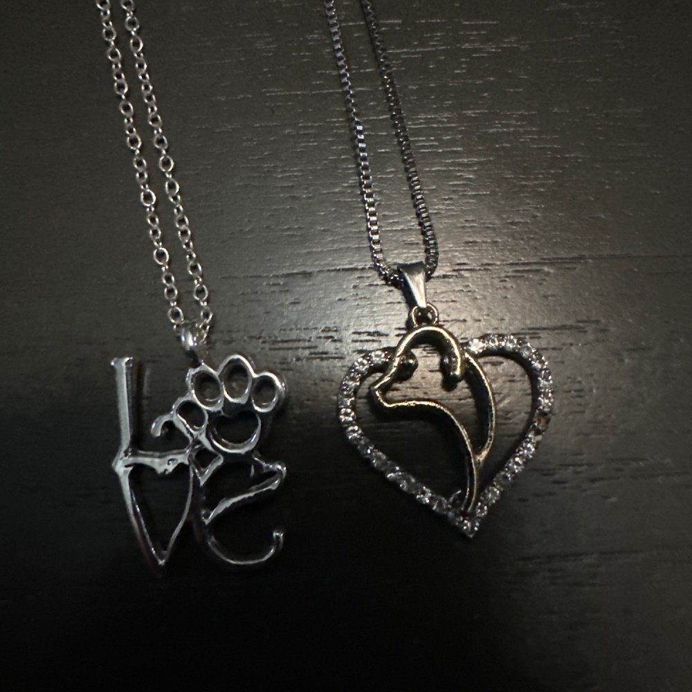Pet necklaces